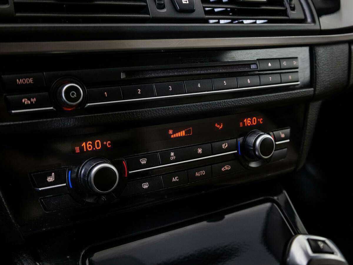 Б/У БМВ 5 серии 2014 года. Фото: #11