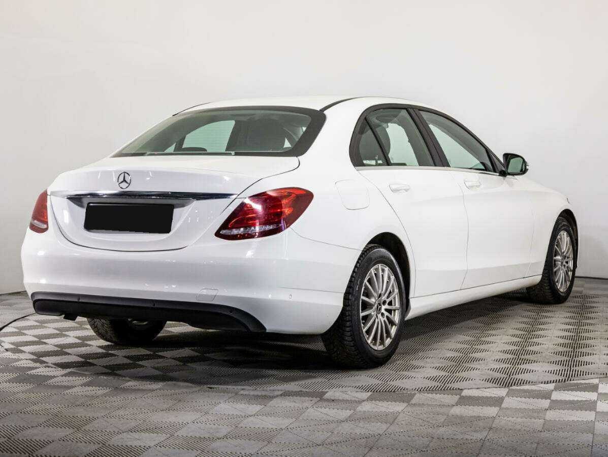 Б/У Мерседес-Бенц Ц-Класс 2017 года. Фото: #4