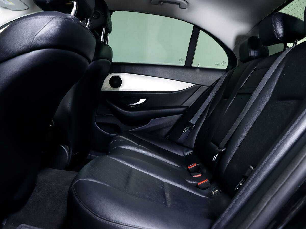 Б/У Мерседес-Бенц Е-Класс 2016 года. Фото: #10