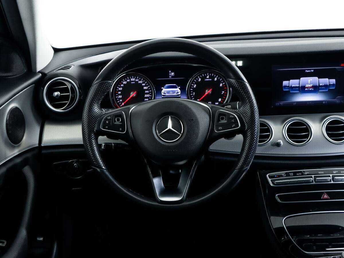 Б/У Мерседес-Бенц Е-Класс 2016 года. Фото: #11