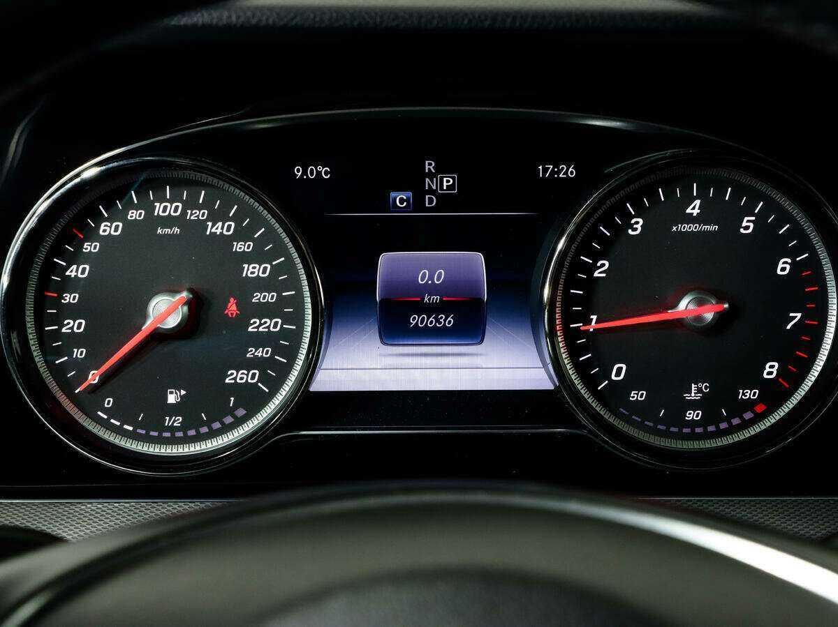 Б/У Мерседес-Бенц Е-Класс 2016 года. Фото: #19