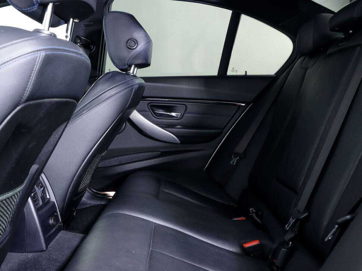 Б/У БМВ 3 серии 2018 года. Фото: #10