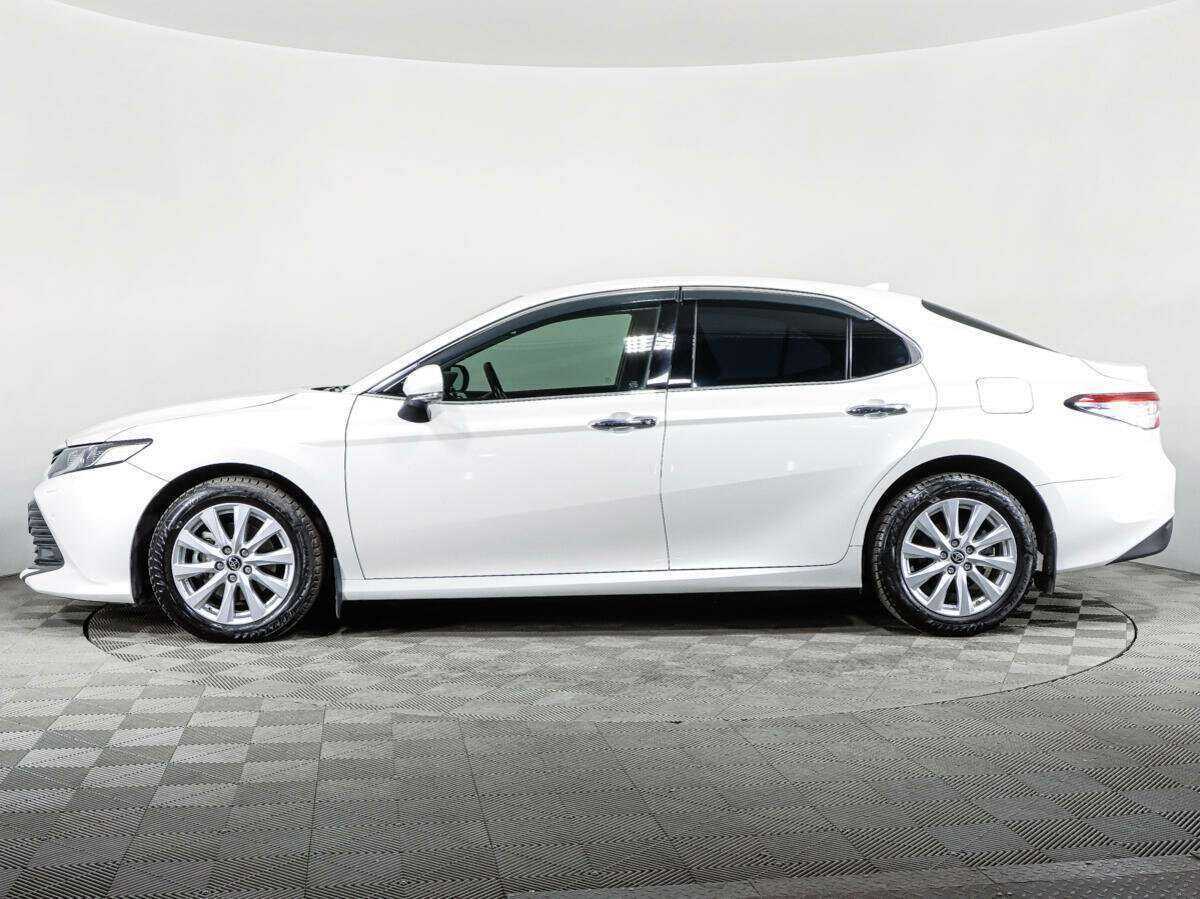 Б/У Тойота Камри 2018 года. Фото: #7