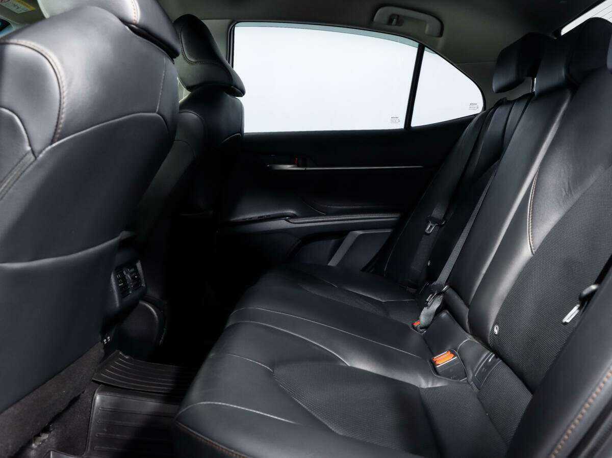 Б/У Тойота Камри 2018 года. Фото: #10