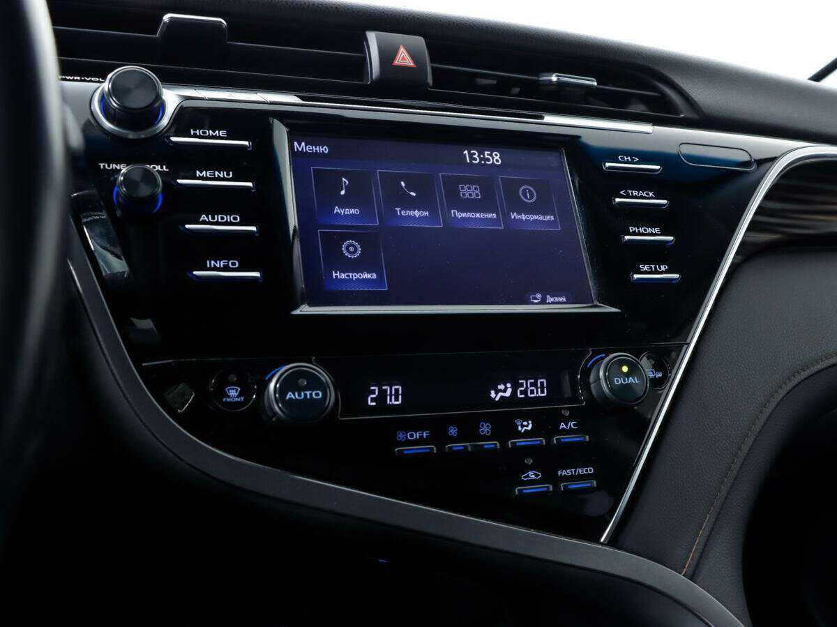 Б/У Тойота Камри 2018 года. Фото: #13