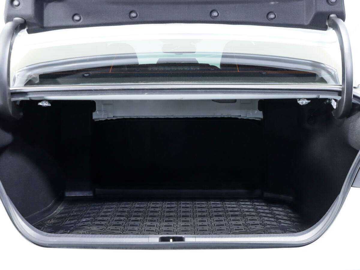 Б/У Тойота Камри 2018 года. Фото: #17