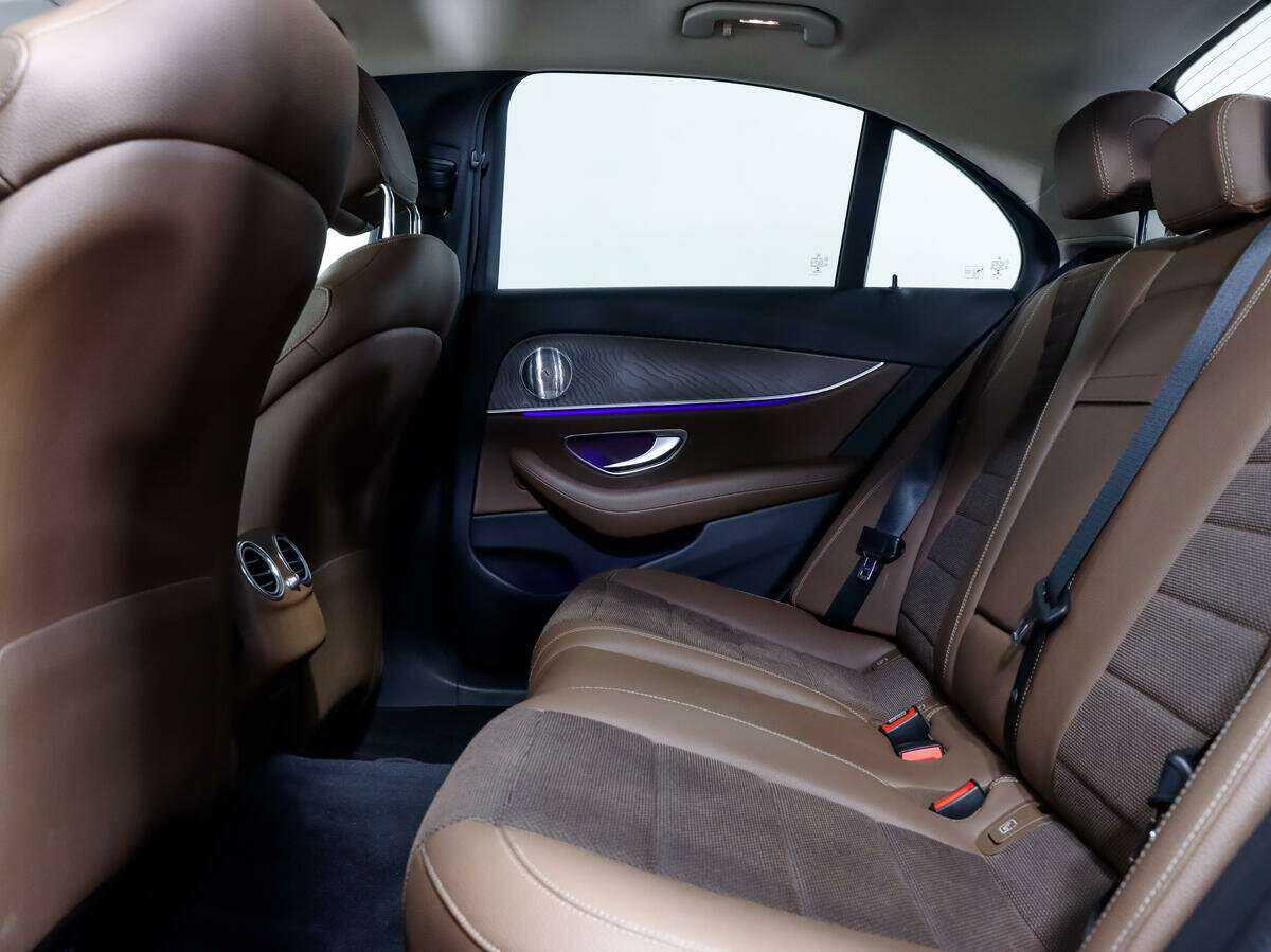 Б/У Мерседес-Бенц Е-Класс 2016 года. Фото: #10