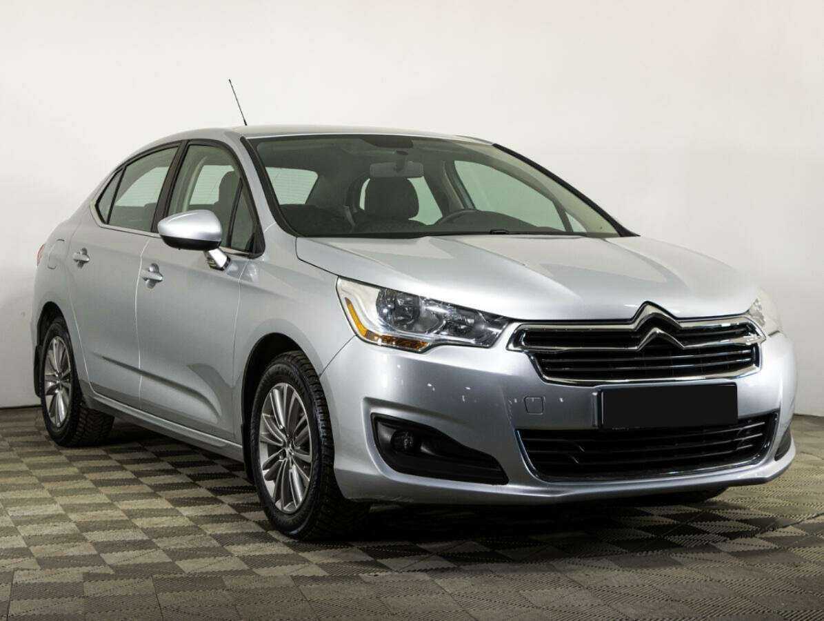 Б/У Ситроен Ц4 2016 года. Фото: #2