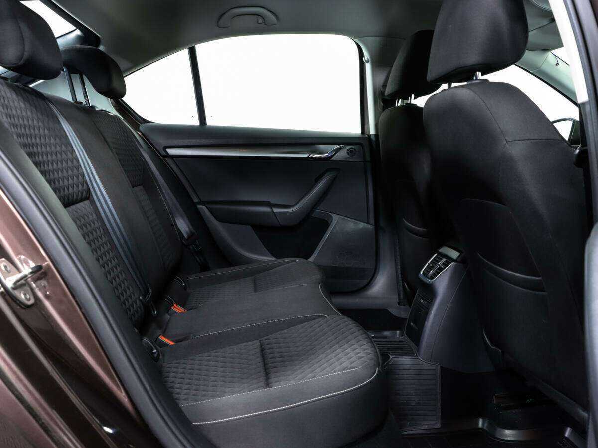 Б/У Шкода Октавия 2017 года. Фото: #10