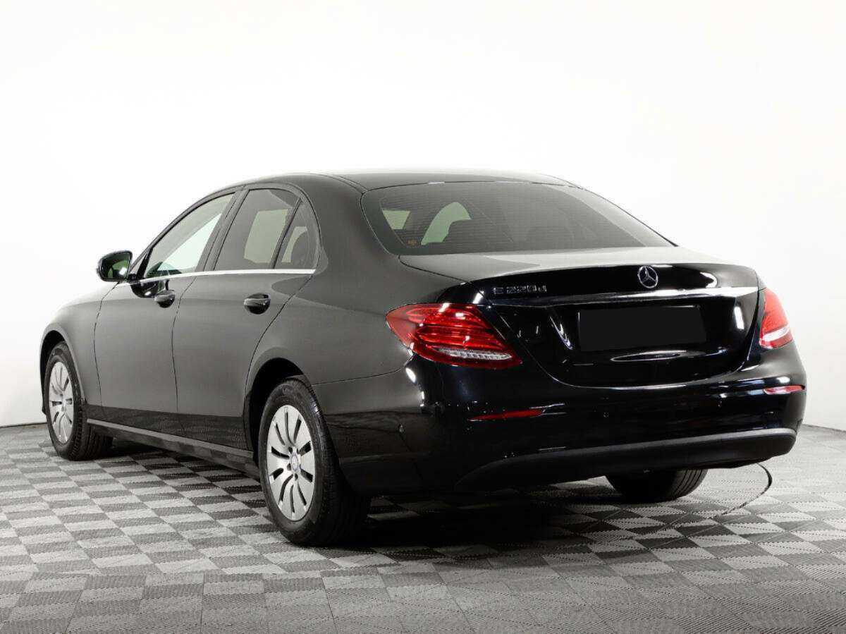 Б/У Мерседес-Бенц Е-Класс 2016 года. Фото: #6
