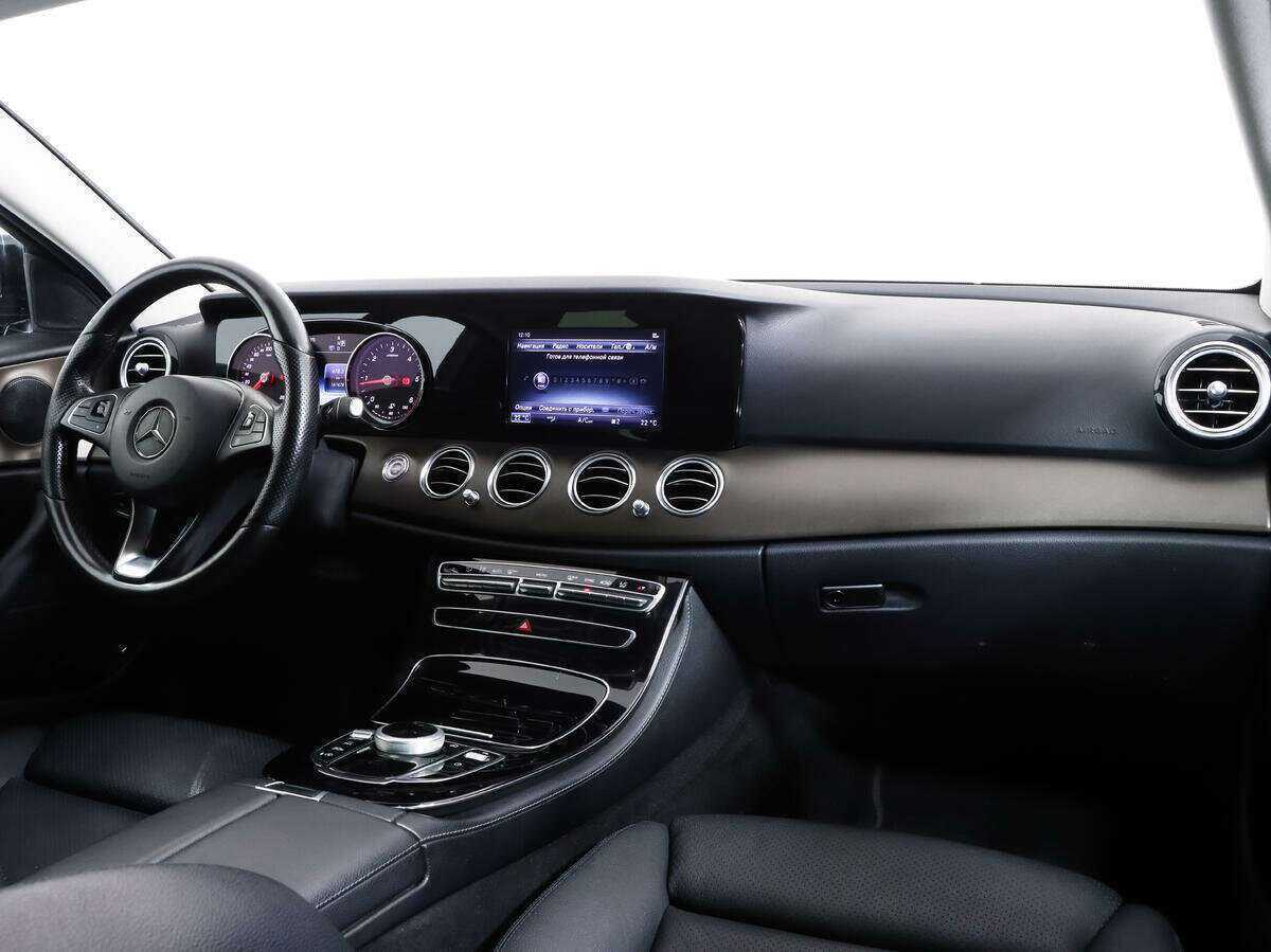 Б/У Мерседес-Бенц Е-Класс 2016 года. Фото: #8