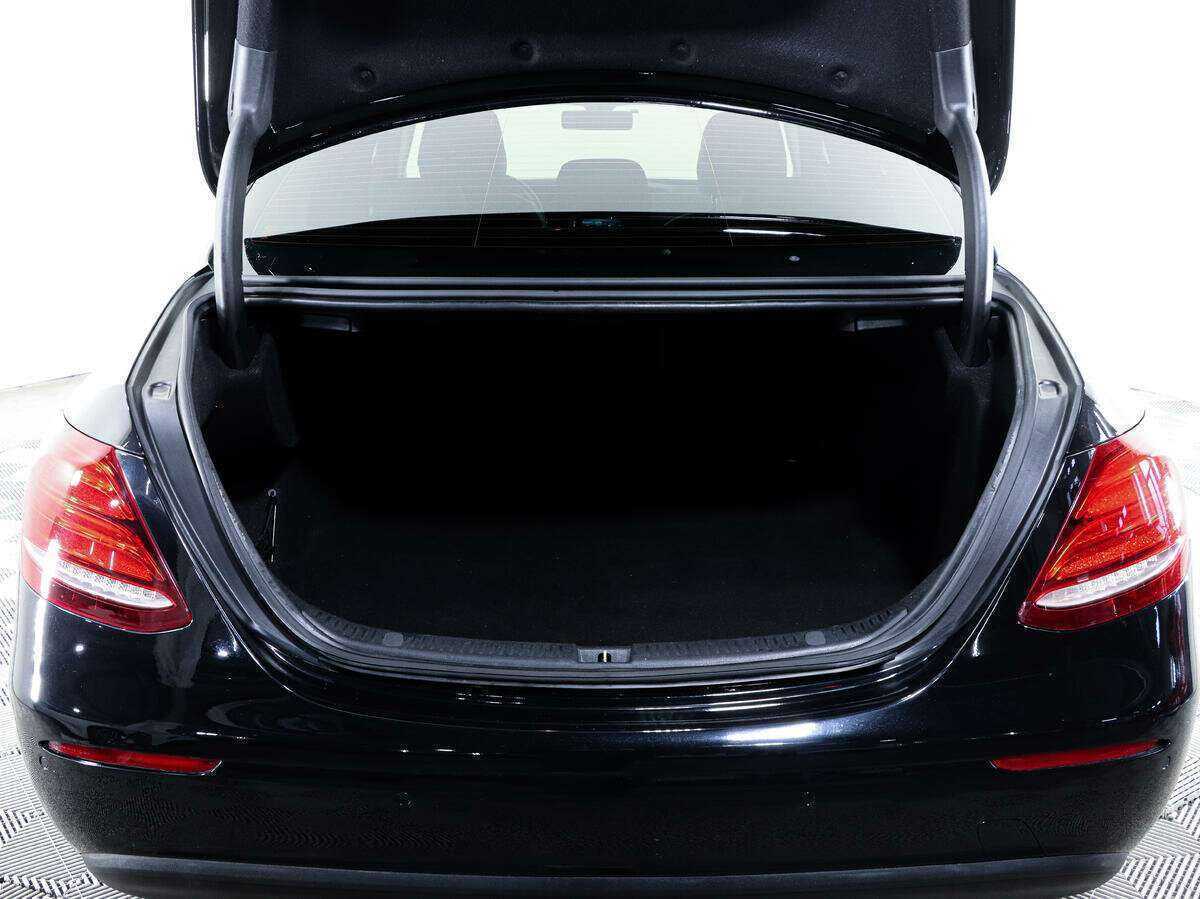 Б/У Мерседес-Бенц Е-Класс 2016 года. Фото: #15