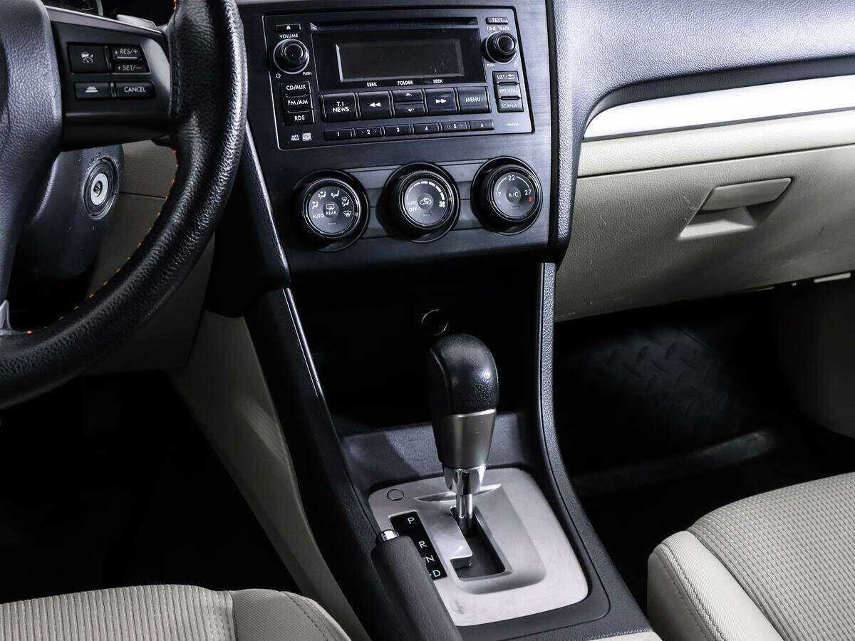 Б/У Субару ИксВи 2012 года. Фото: #13