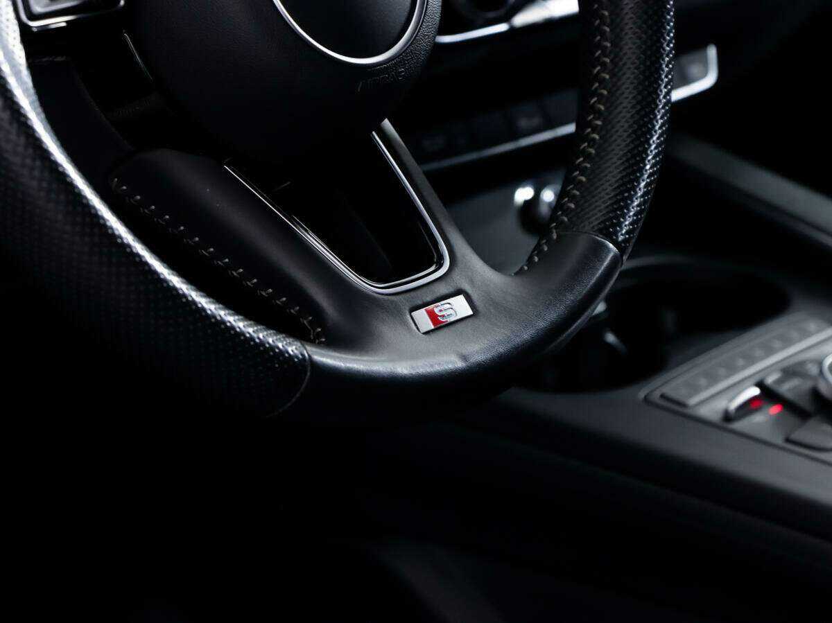 Б/У Ауди А4 2019 года. Фото: #16