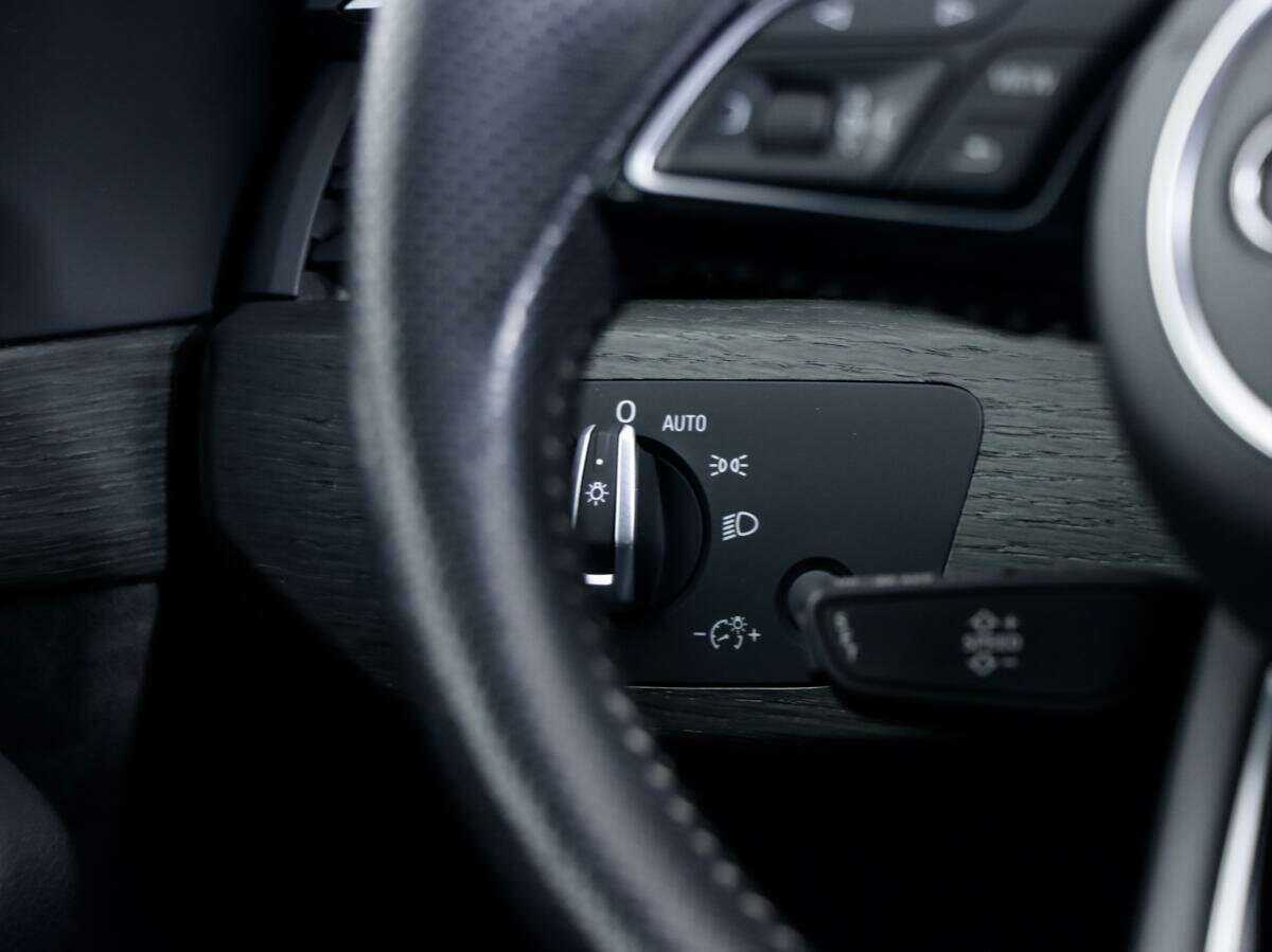 Б/У Ауди А4 2019 года. Фото: #19