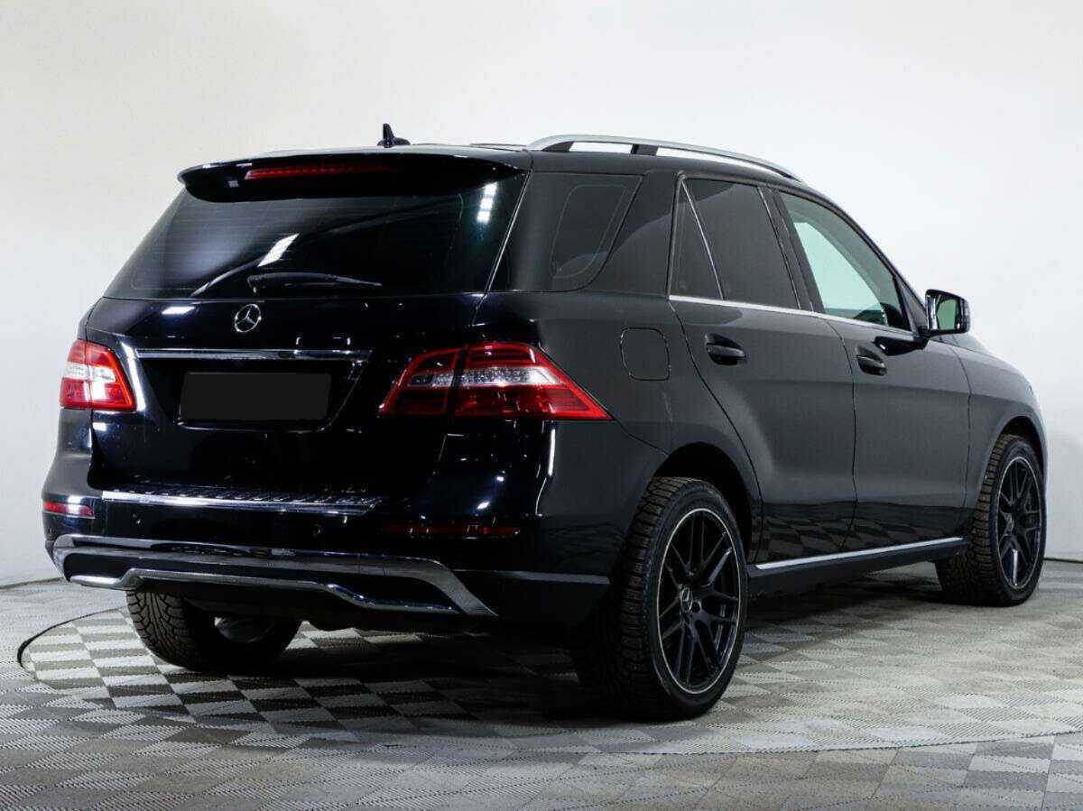 Б/У Мерседес-Бенц М-Класс 2012 года. Фото: #4