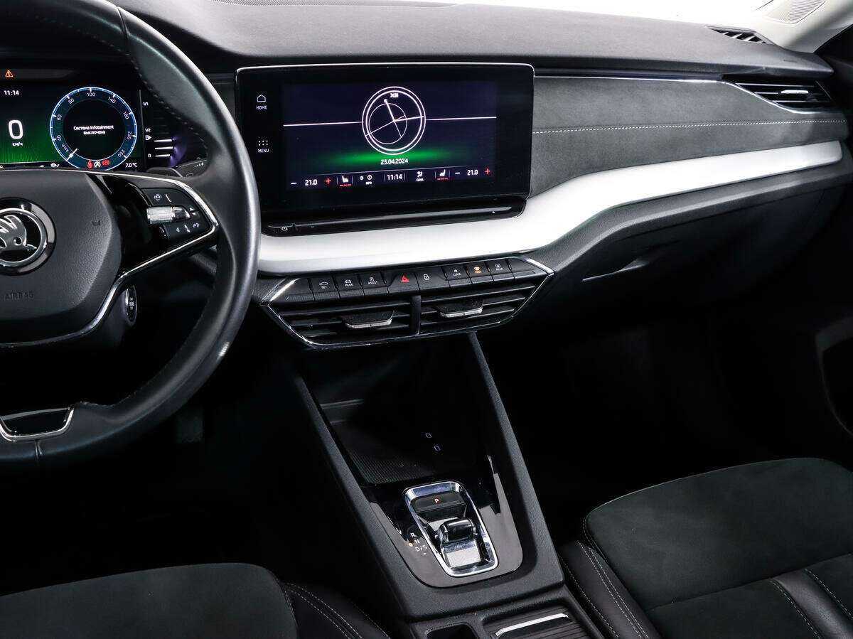 Б/У Шкода Октавия 2021 года. Фото: #11