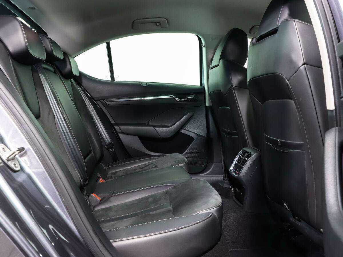 Б/У Шкода Октавия 2021 года. Фото: #14