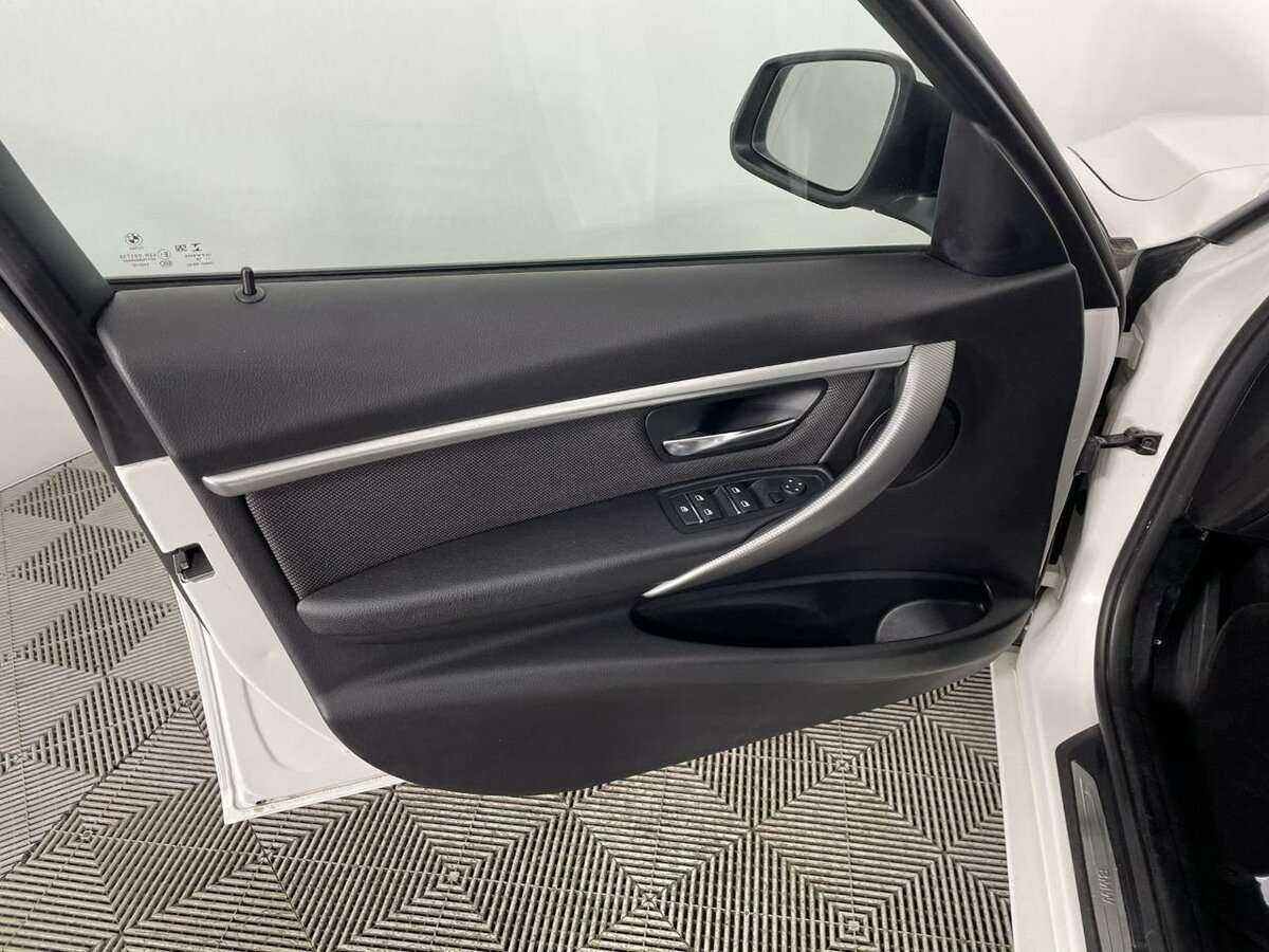 Б/У БМВ 3 серии 2018 года. Фото: #7