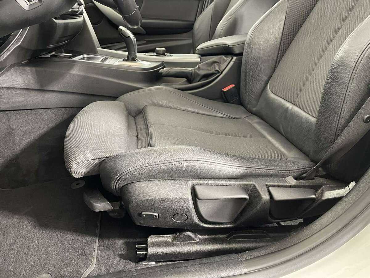 Б/У БМВ 3 серии 2018 года. Фото: #9