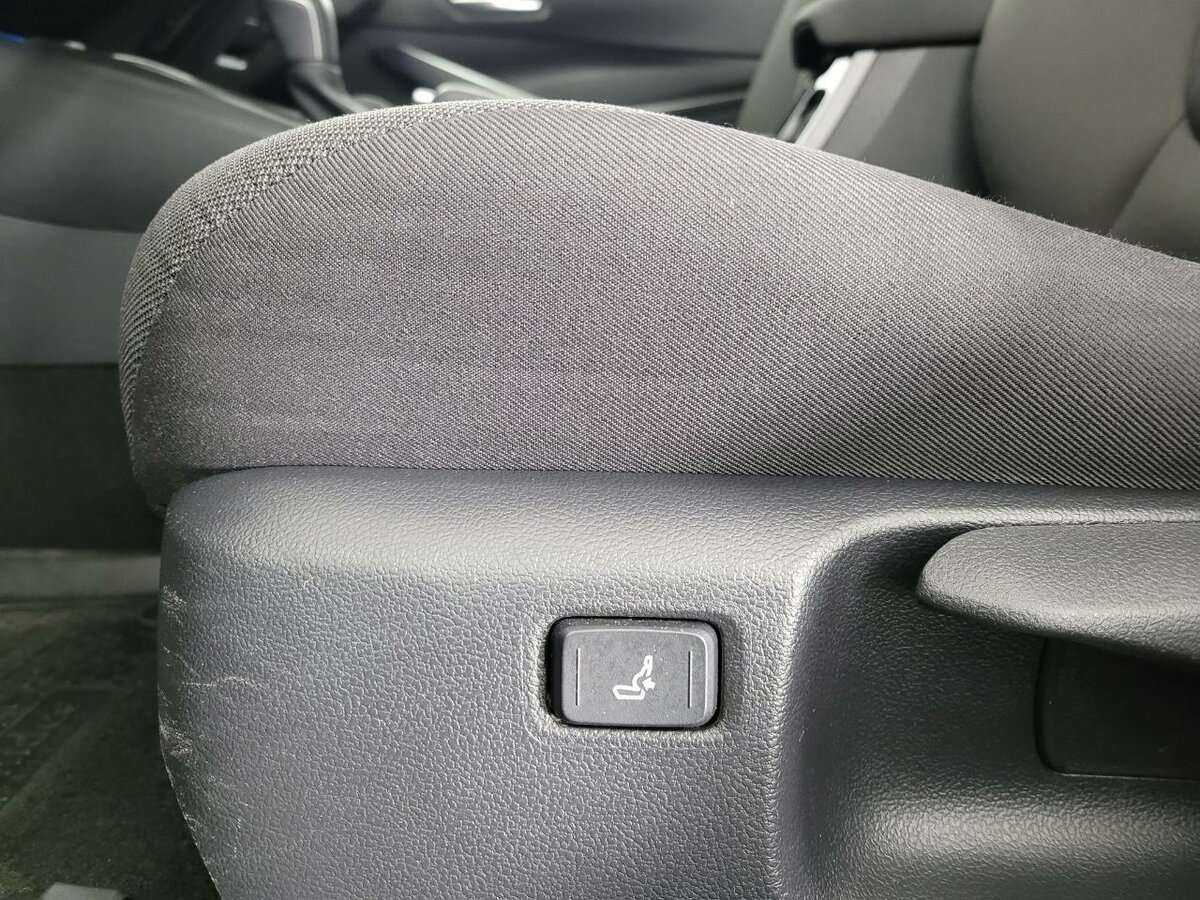 Б/У Тойота Королла 2019 года. Фото: #9