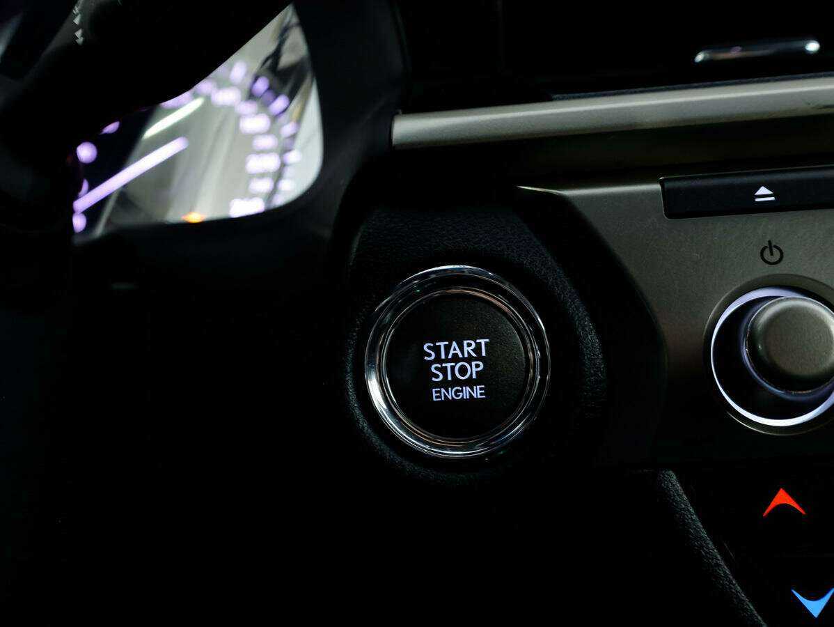 Б/У Лексус ЕС 2017 года. Фото: #18