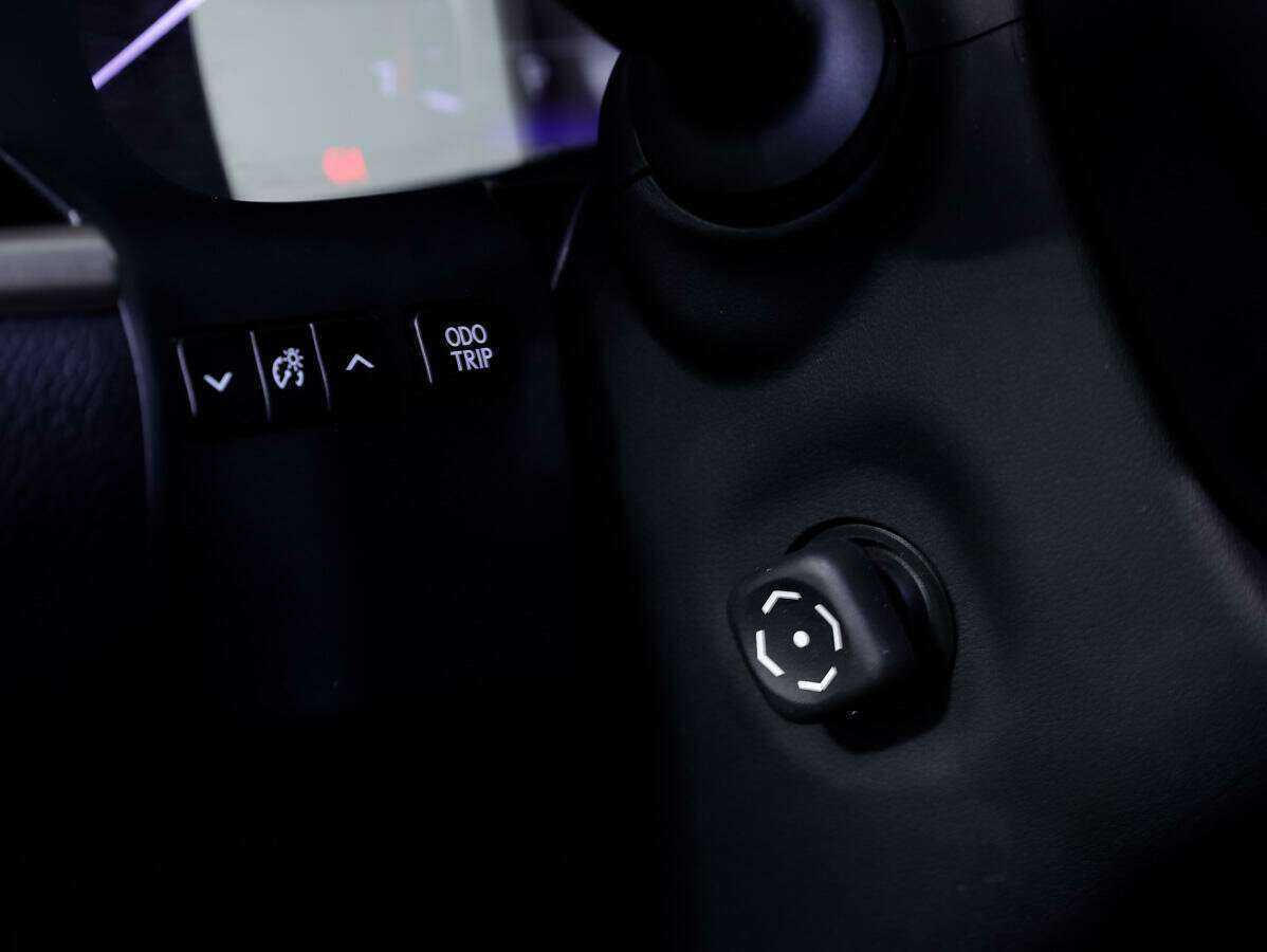 Б/У Лексус ЕС 2017 года. Фото: #27