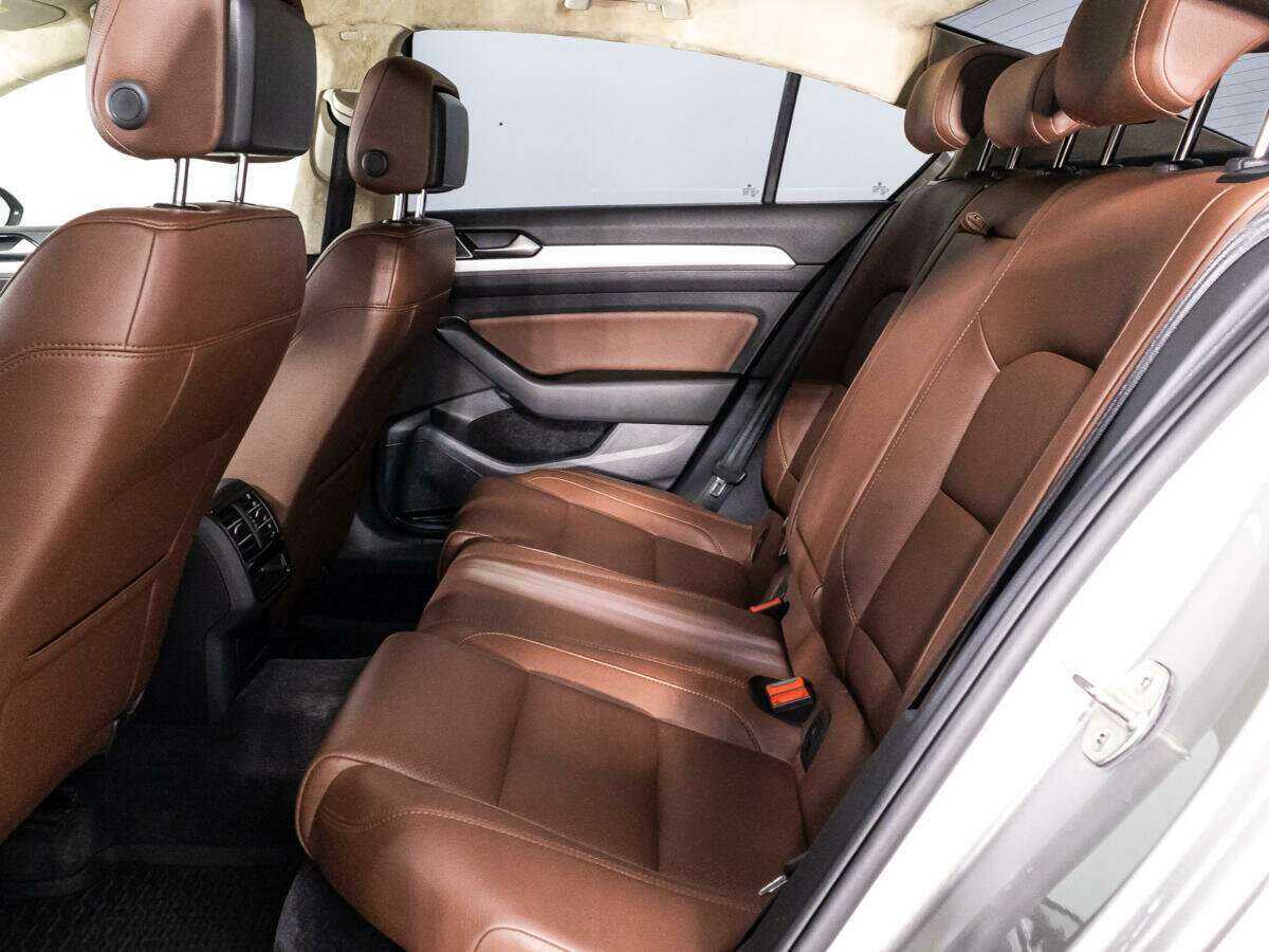 Б/У Фольксваген Пассат 2017 года. Фото: #9