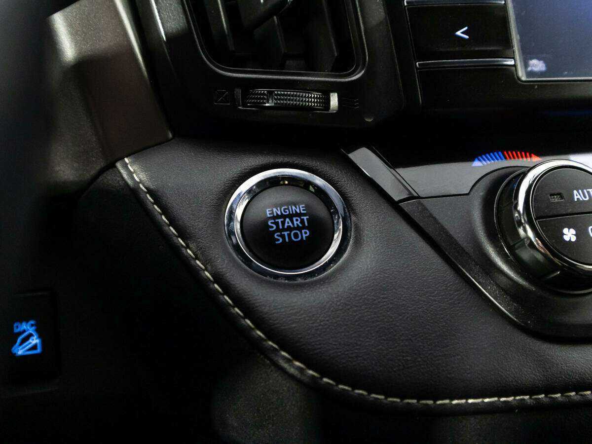 Б/У Тойота Рав4 2016 года. Фото: #18