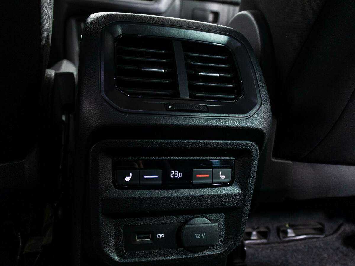 Б/У Фольксваген Тигуан 2018 года. Фото: #21