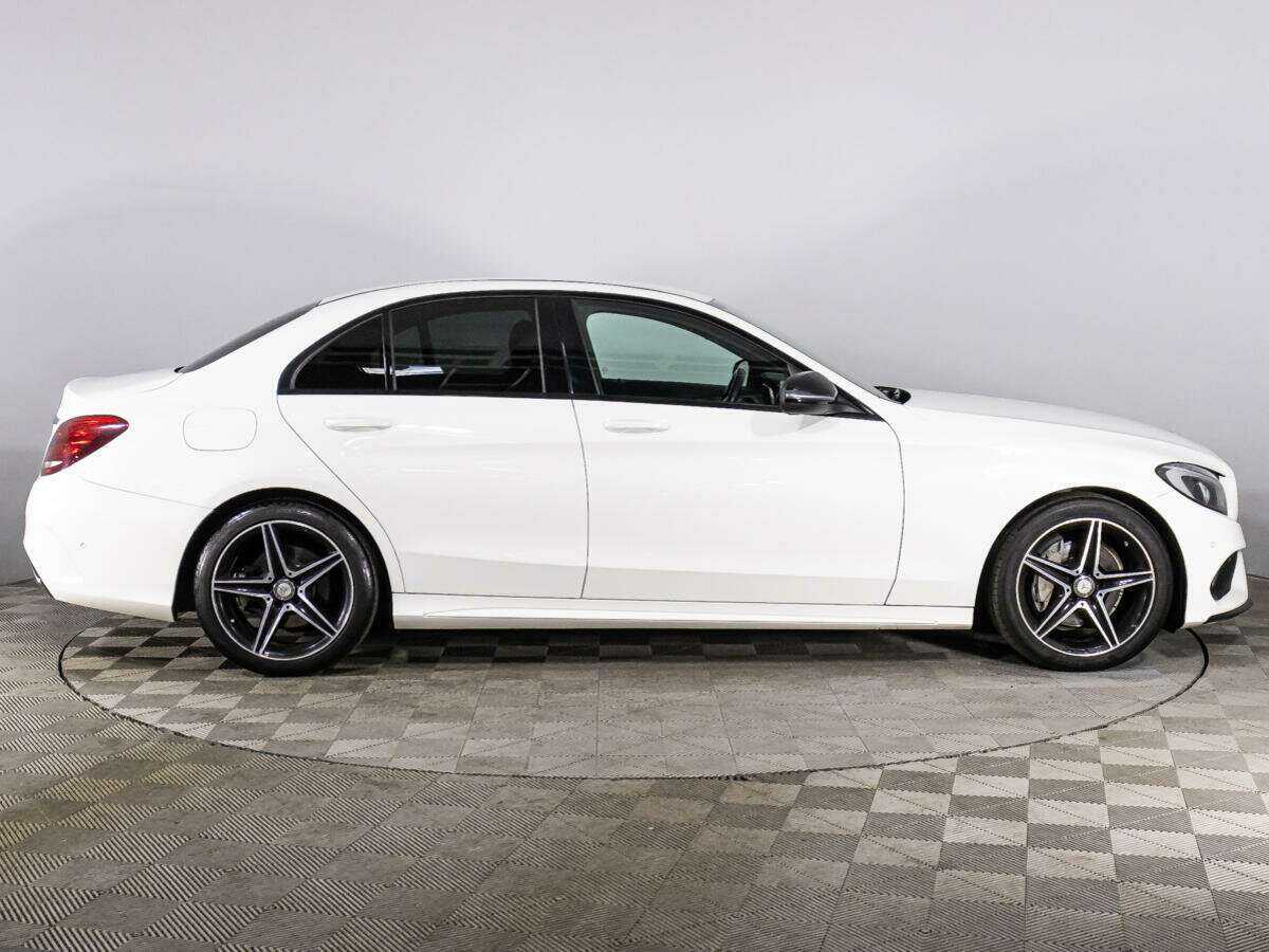 Б/У Мерседес-Бенц Ц-Класс 2017 года. Фото: #3