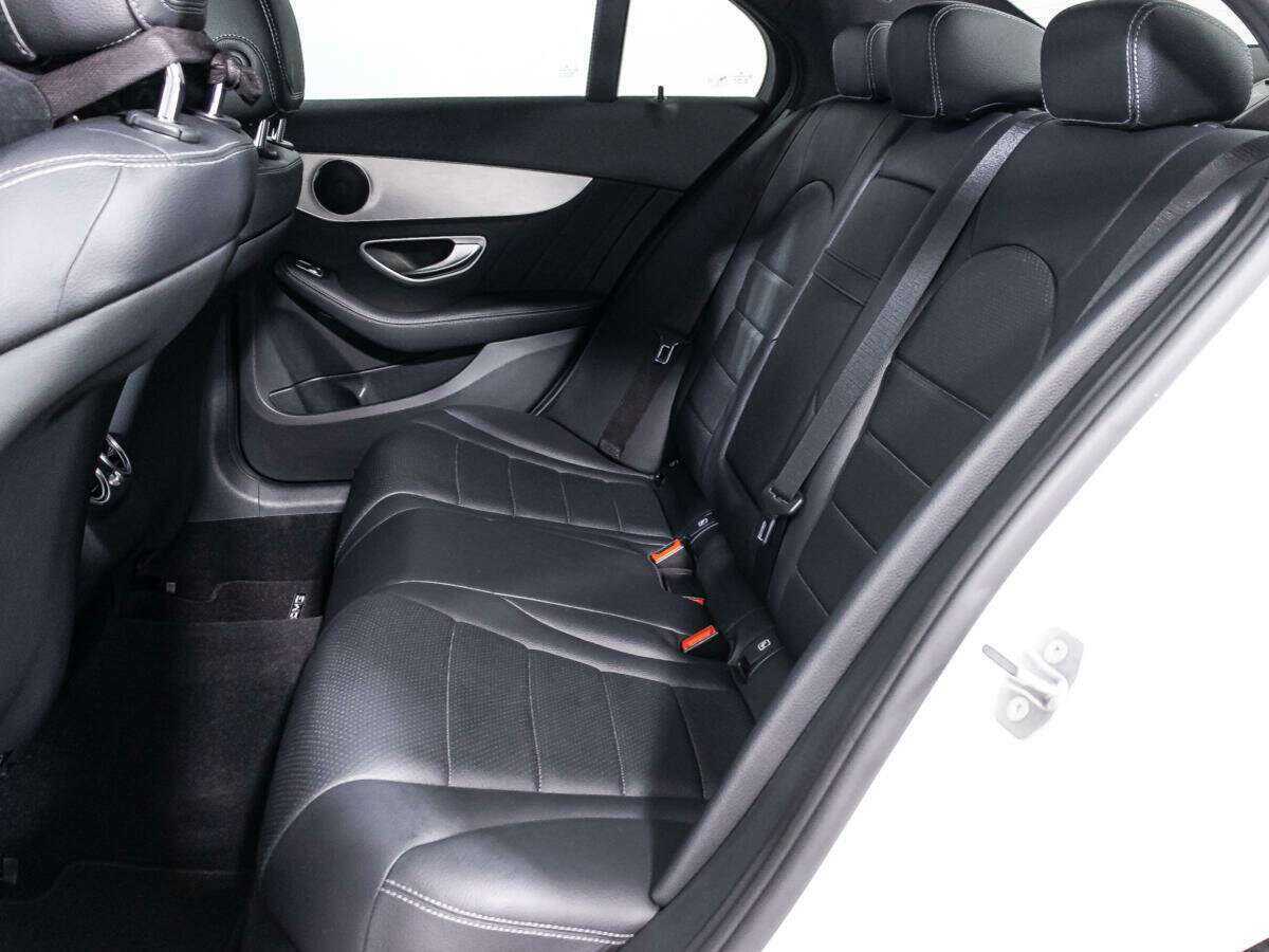 Б/У Мерседес-Бенц Ц-Класс 2017 года. Фото: #9