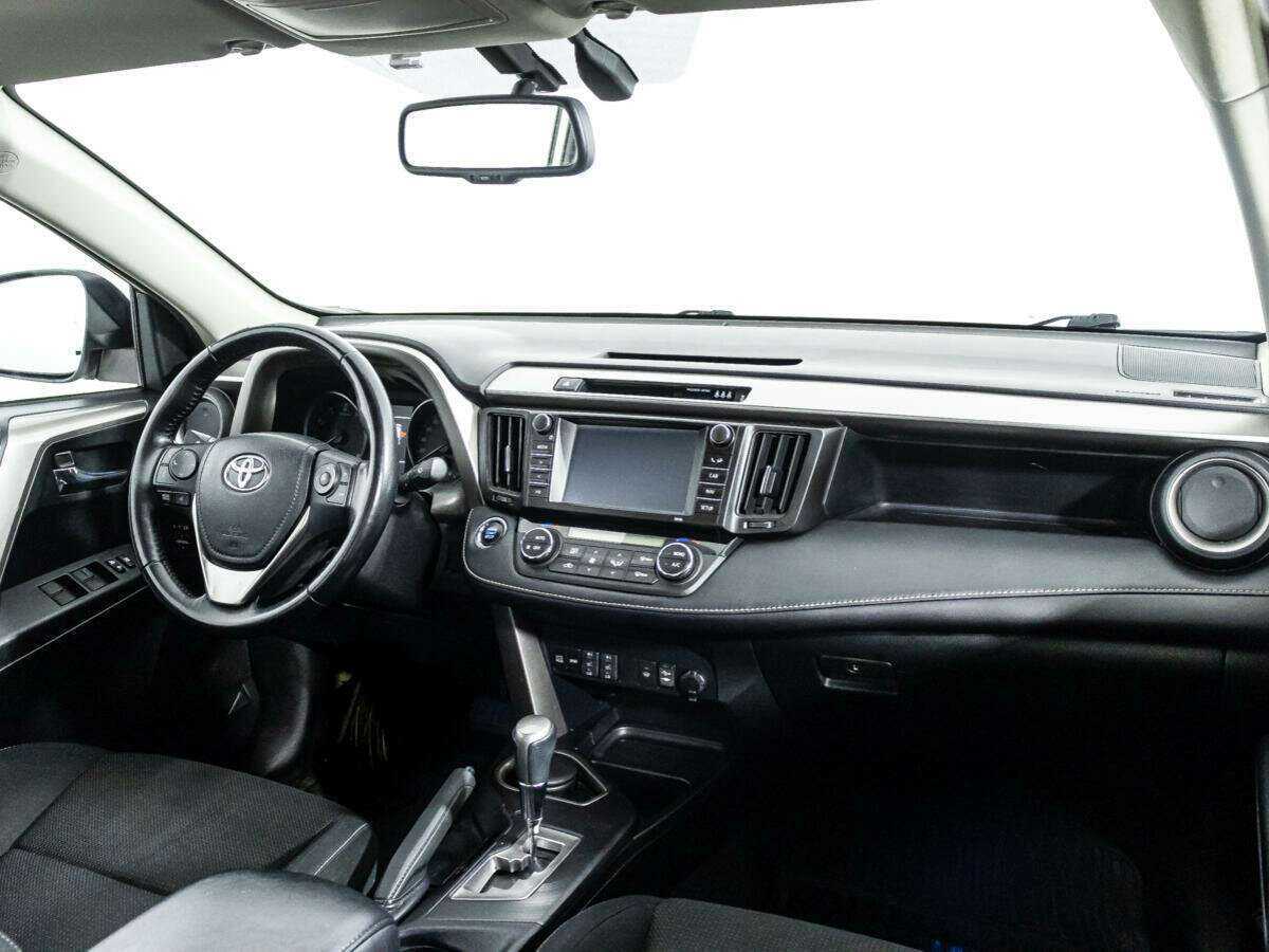 Б/У Тойота Рав4 2017 года. Фото: #8