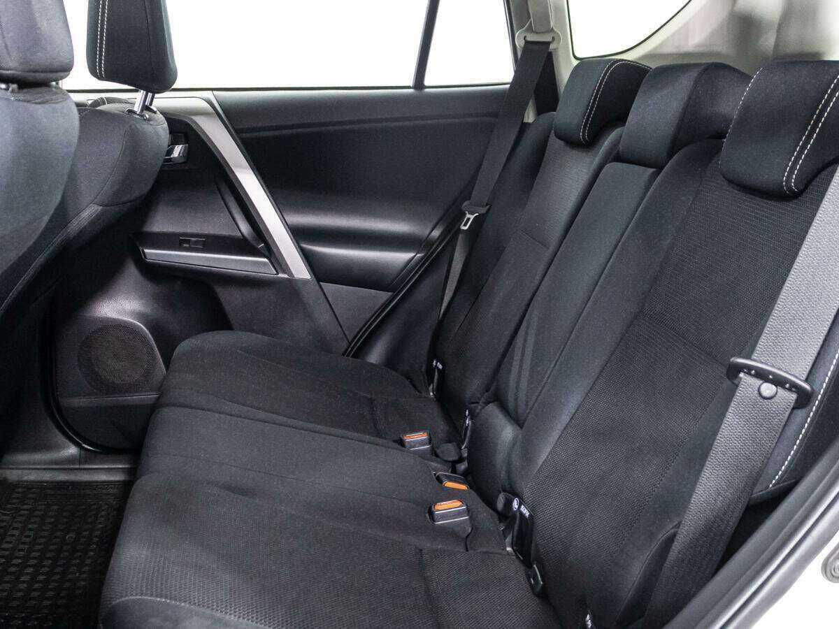 Б/У Тойота Рав4 2017 года. Фото: #9