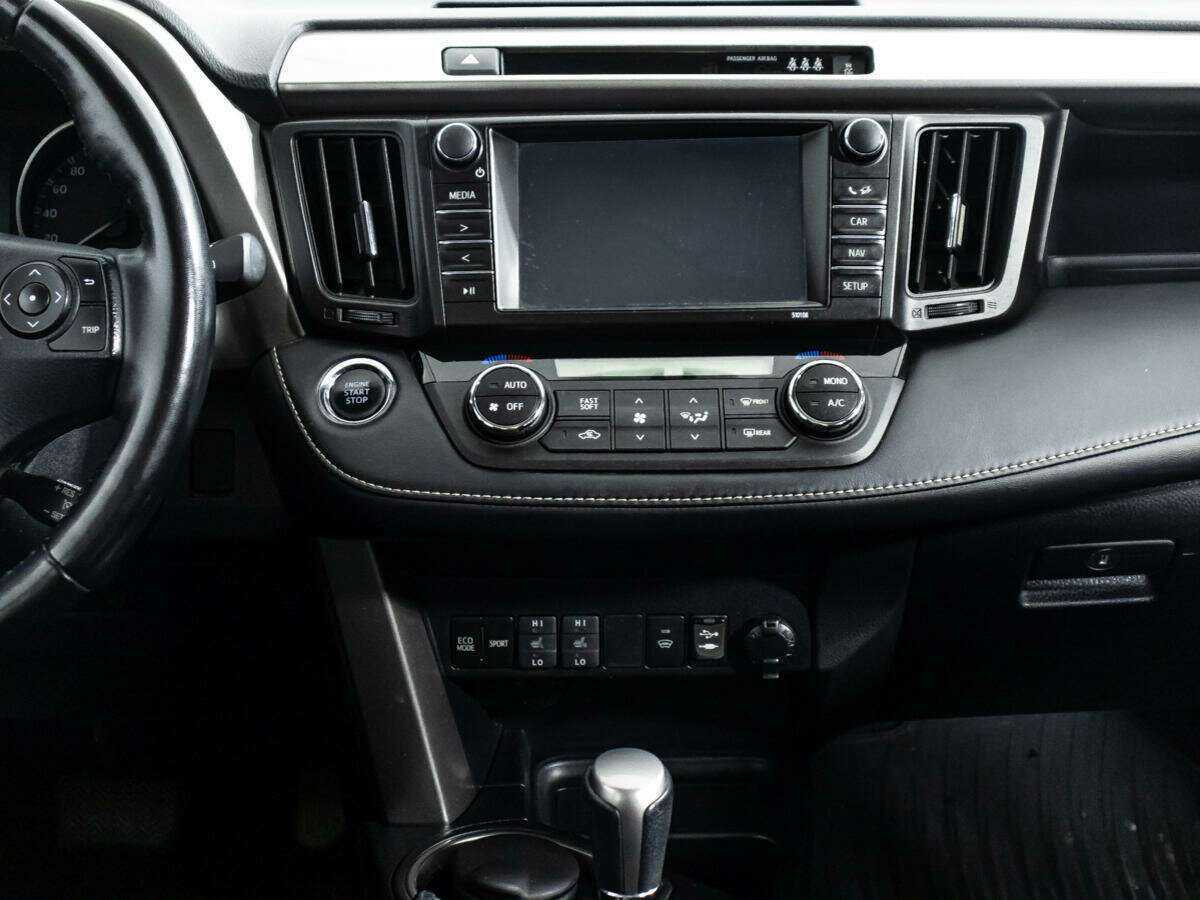 Б/У Тойота Рав4 2017 года. Фото: #13