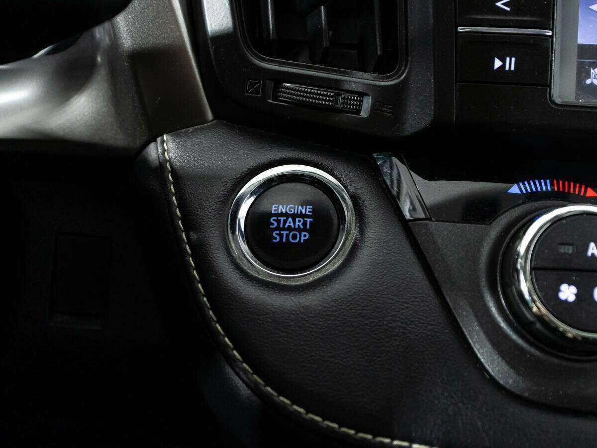 Б/У Тойота Рав4 2017 года. Фото: #20