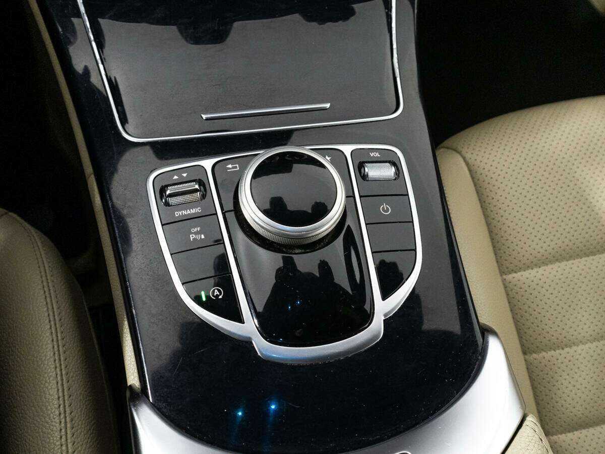 Б/У Мерседес-Бенц Ц-Класс 2017 года. Фото: #17