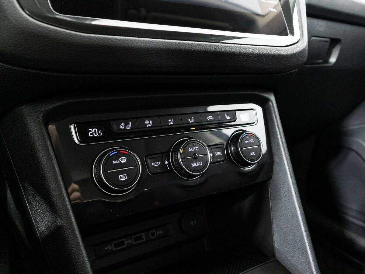 Б/У Фольксваген Тигуан 2019 года. Фото: #15