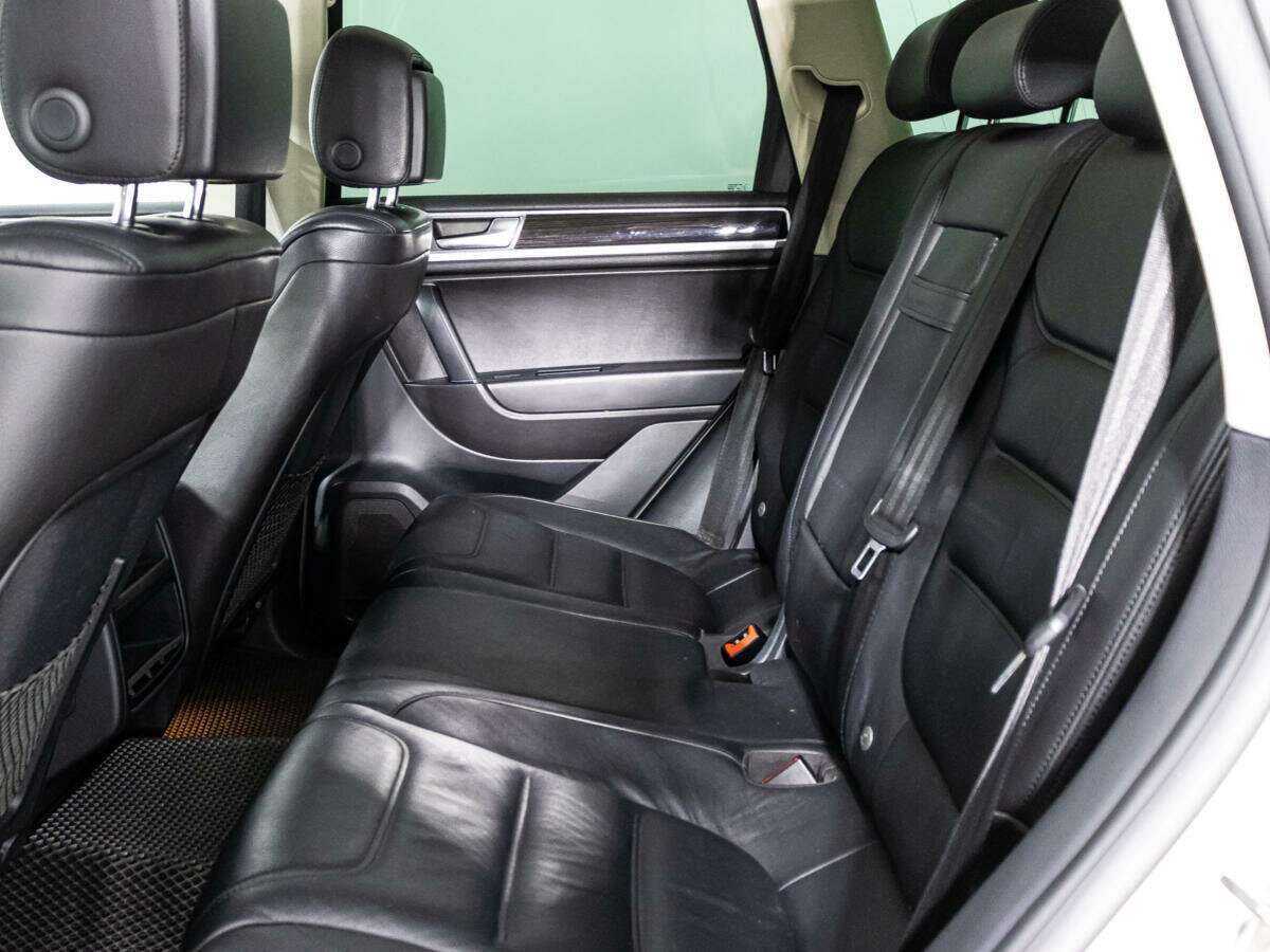 Б/У Фольксваген Туарег 2015 года. Фото: #7