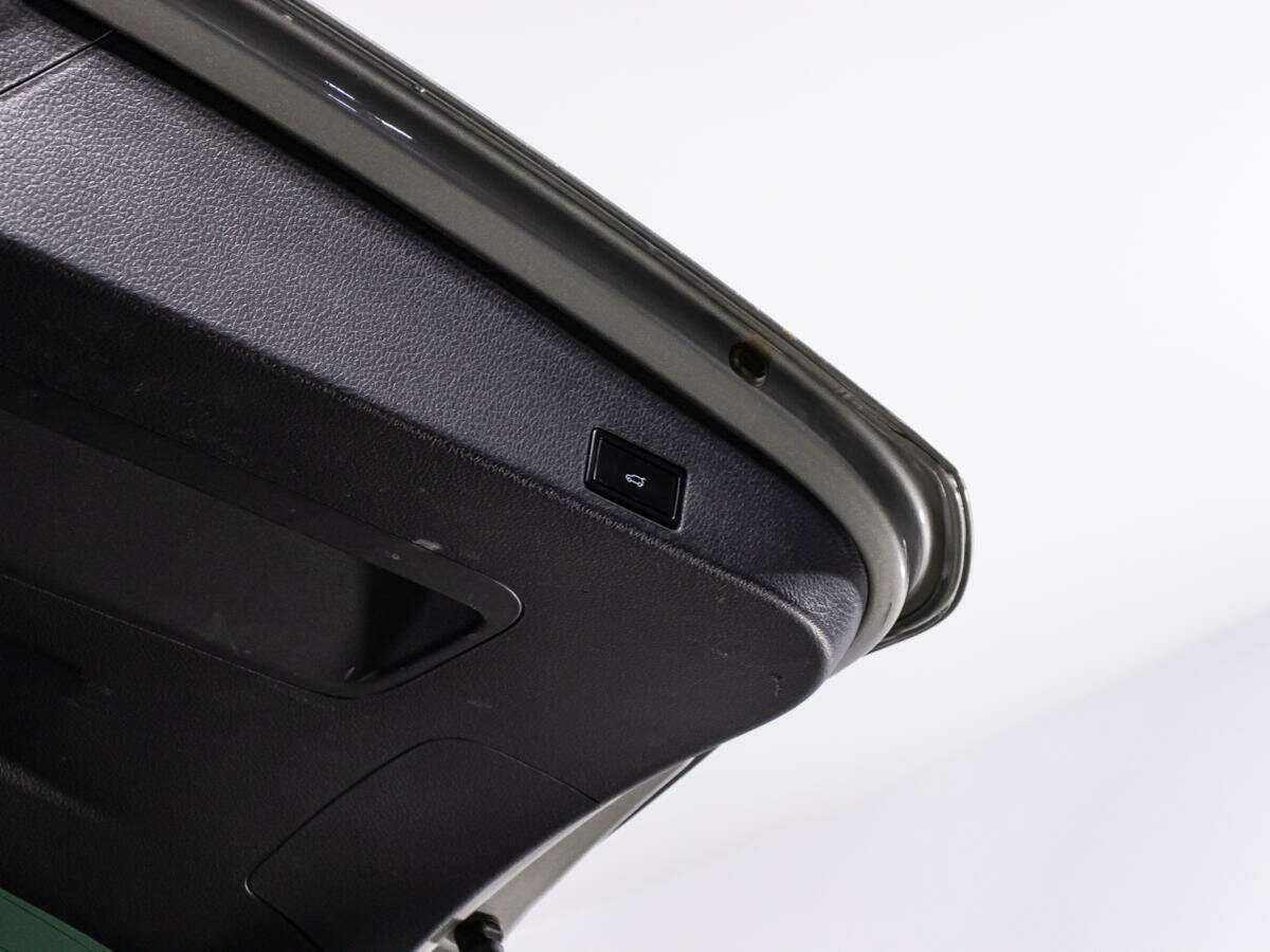 Б/У Фольксваген Туарег 2015 года. Фото: #13