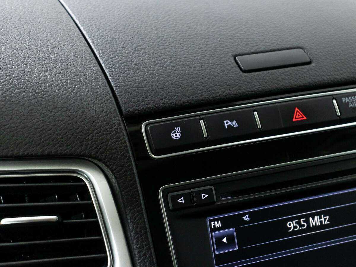 Б/У Фольксваген Туарег 2015 года. Фото: #20