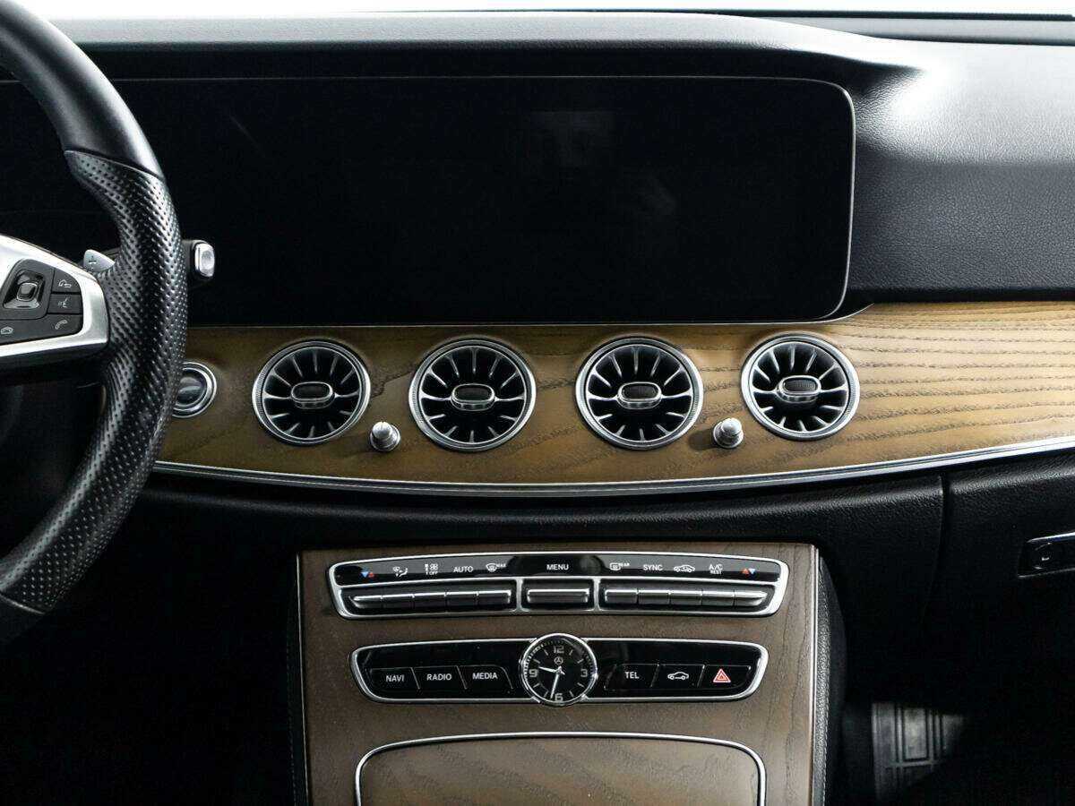 Б/У Мерседес-Бенц Е-Класс 2017 года. Фото: #13