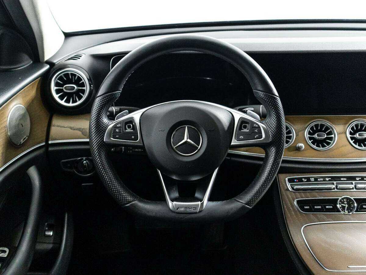 Б/У Мерседес-Бенц Е-Класс 2017 года. Фото: #19