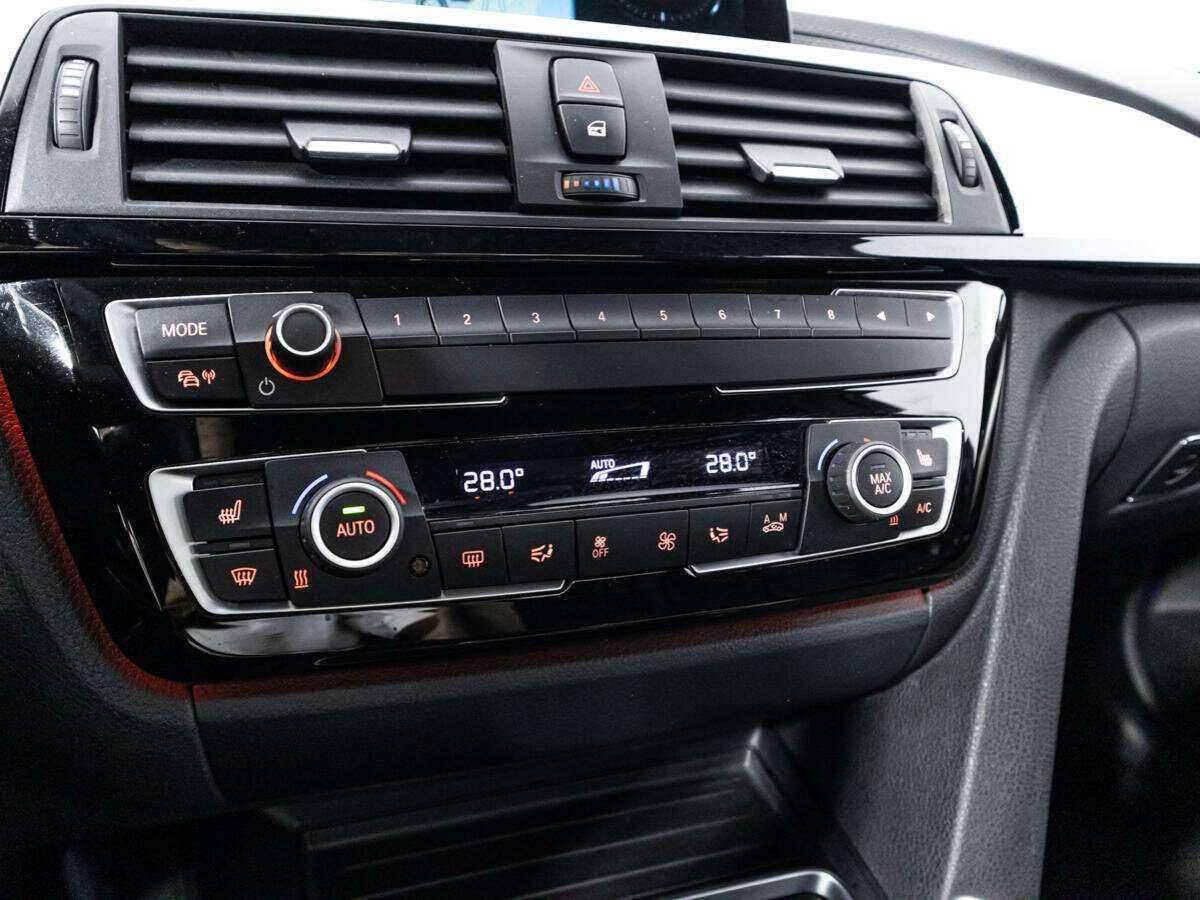 Б/У БМВ 3 серии 2018 года. Фото: #15