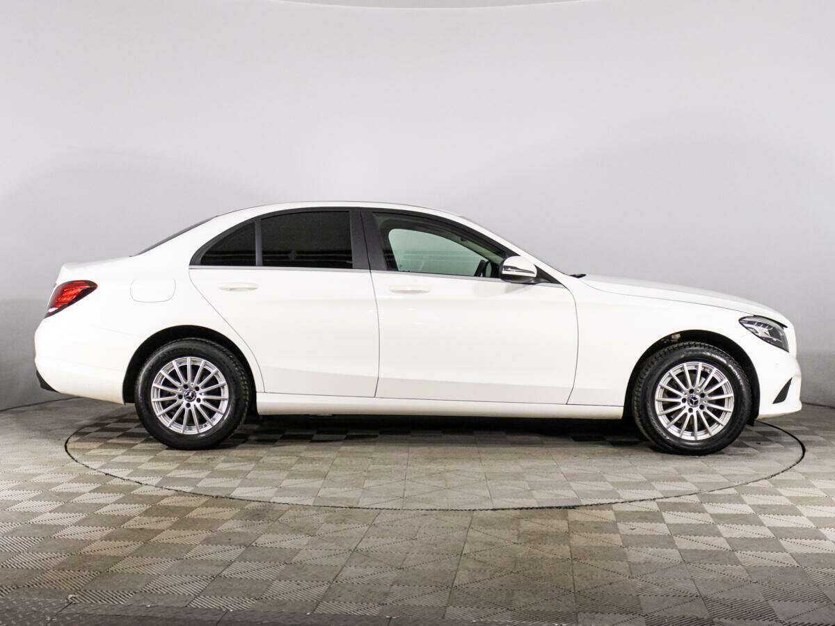 Б/У Мерседес-Бенц Ц-Класс 2019 года. Фото: #3