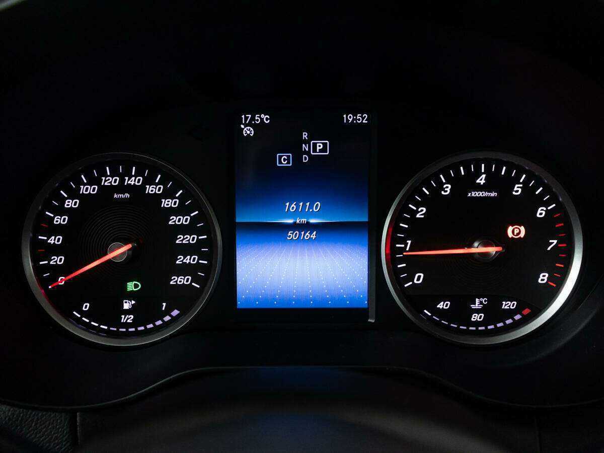 Б/У Мерседес-Бенц Ц-Класс 2019 года. Фото: #11