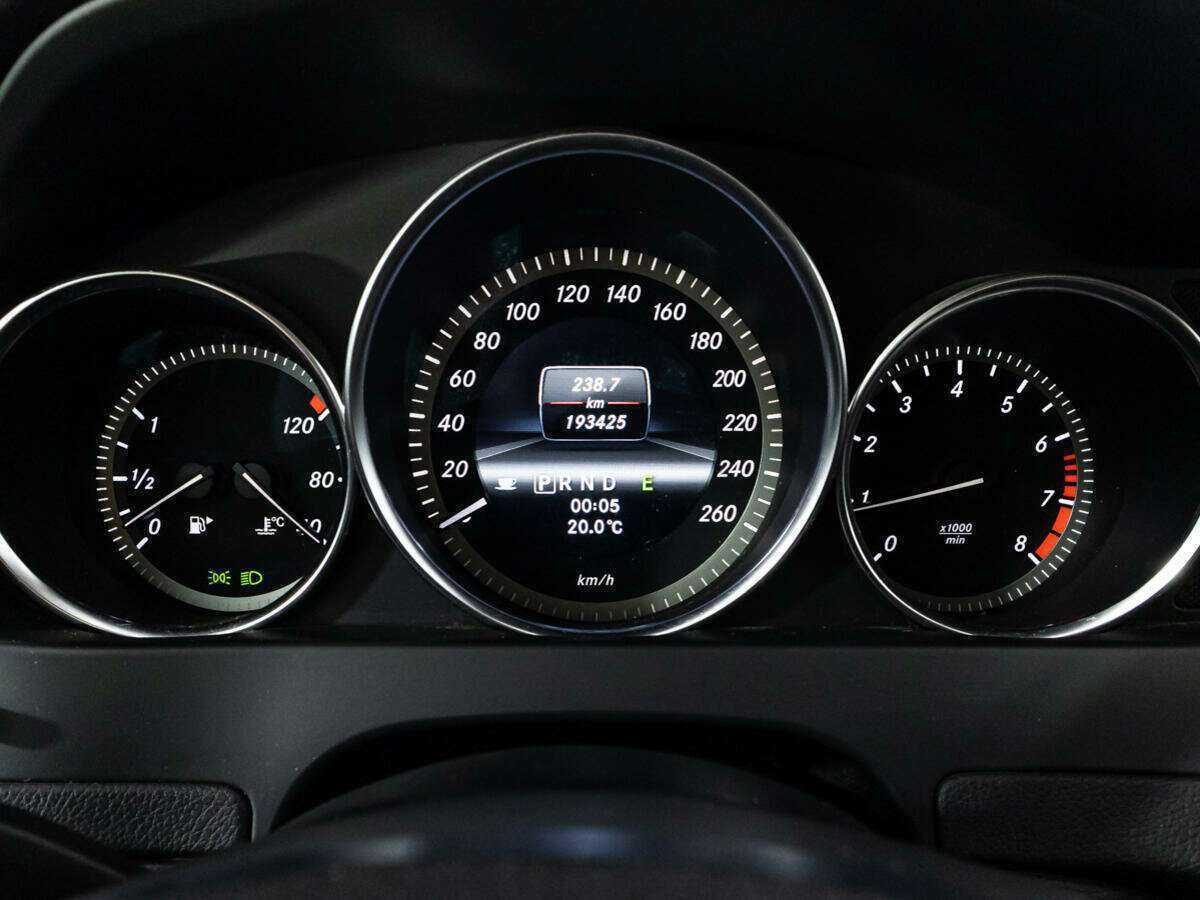 Б/У Мерседес-Бенц Ц-Класс 2012 года. Фото: #11