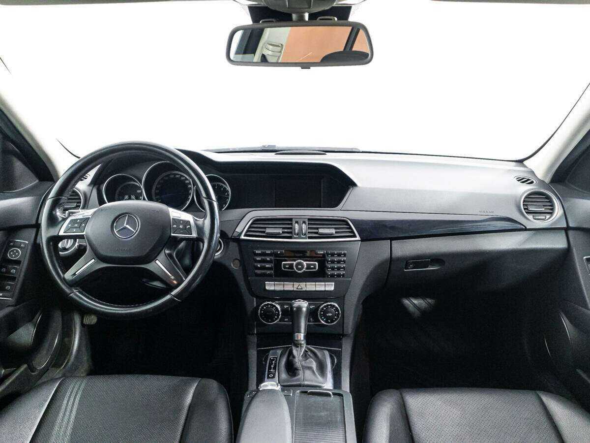 Б/У Мерседес-Бенц Ц-Класс 2012 года. Фото: #12