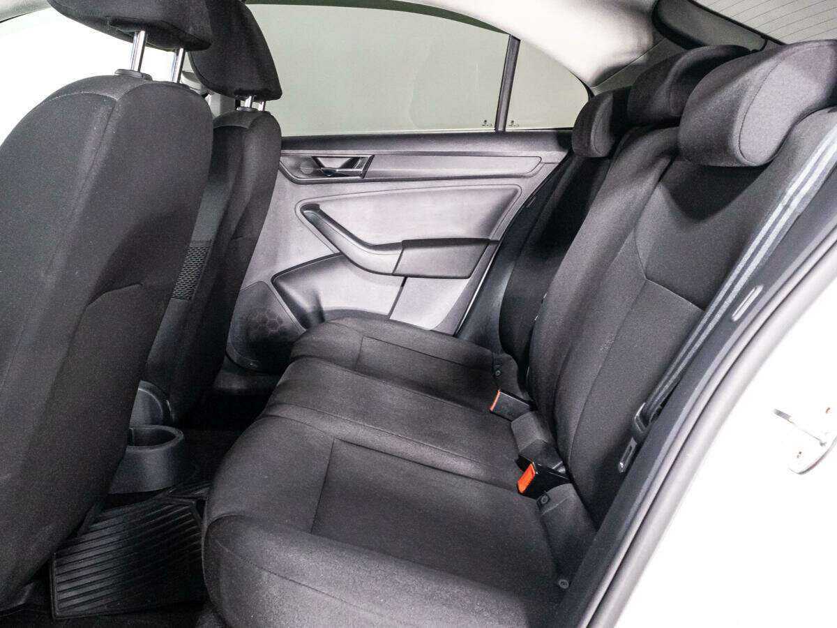 Б/У Шкода Рапид 2018 года. Фото: #9