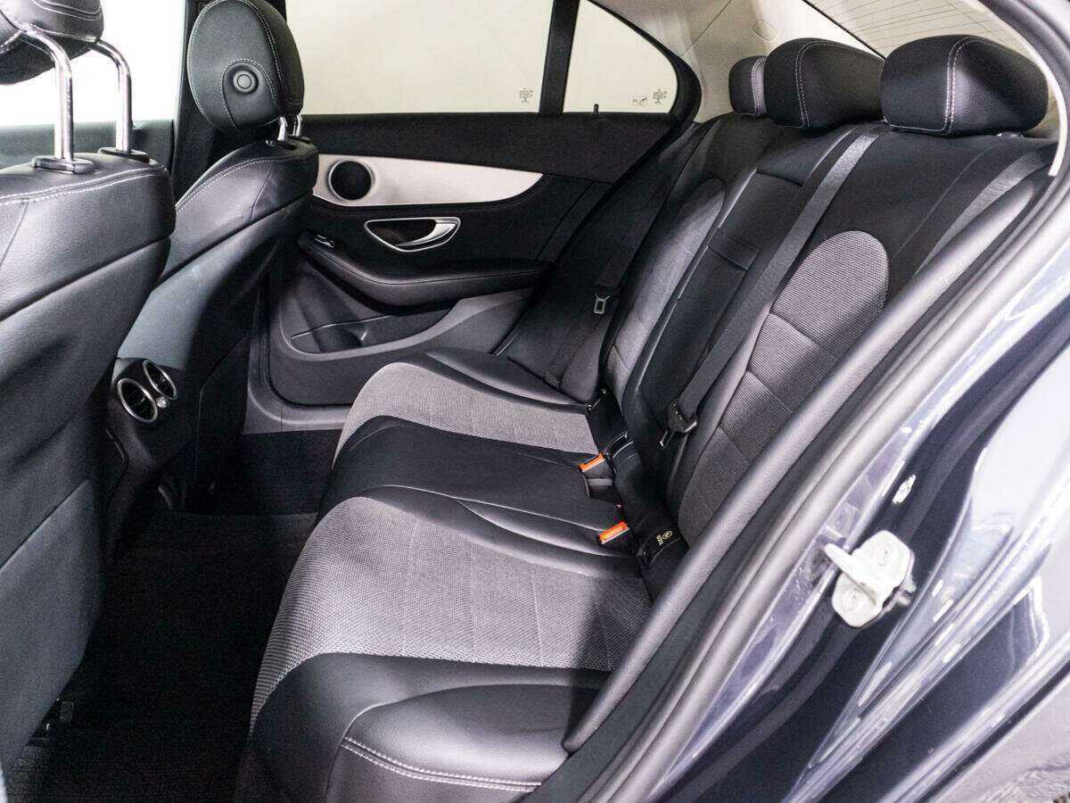 Б/У Мерседес-Бенц Ц-Класс 2015 года. Фото: #9